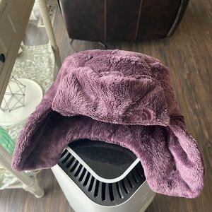 The north face trapper hat never worn